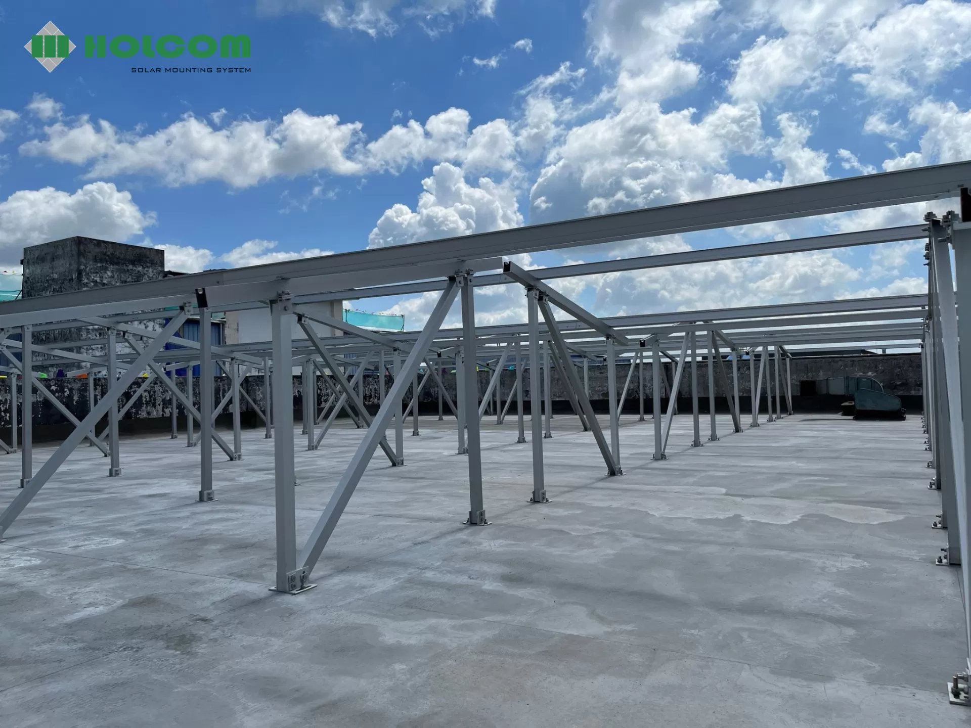 What Are Solar Mounting Systems? Structure & Holcom’s Solutions